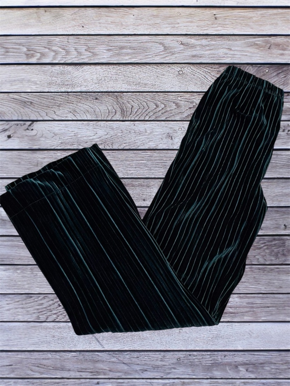 INDUSTRY Green Pleated Velvety pants small